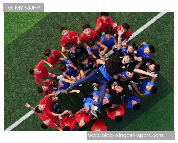 足球群星璀璨瞬间汇聚球场魅力展现运动精神与团队合作的精彩照片 足球群星璀璨瞬间汇聚球场魅力展现运动精神与团队合作的精彩照片